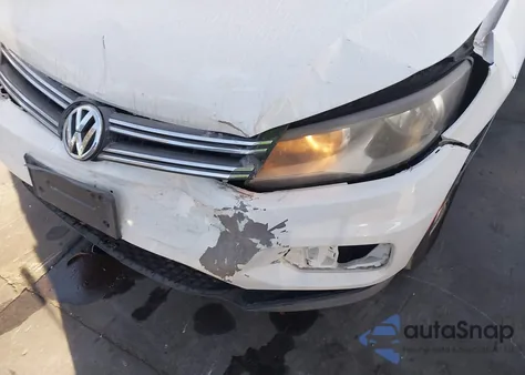 2015 Volkswagen Tiguan S z USA, uszkodzony, nr VIN WVGAV7AX6FW556650